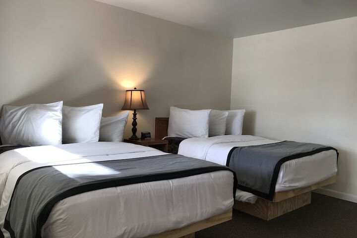 Room 9 of 33