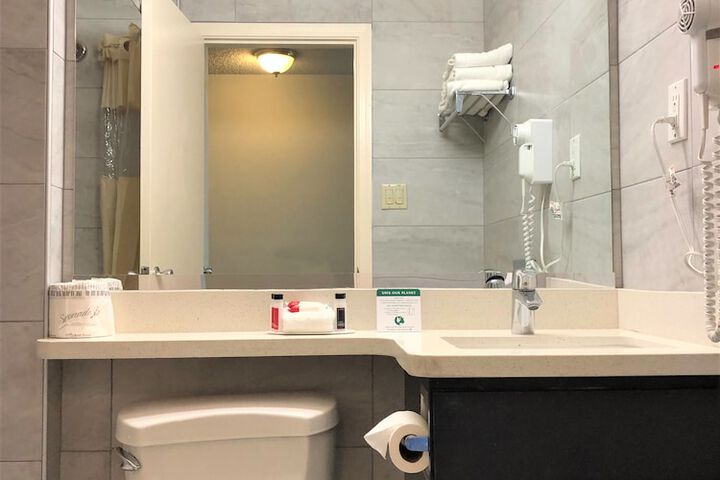 Room 52 of 95