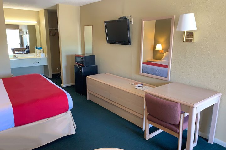 Room 15 of 46