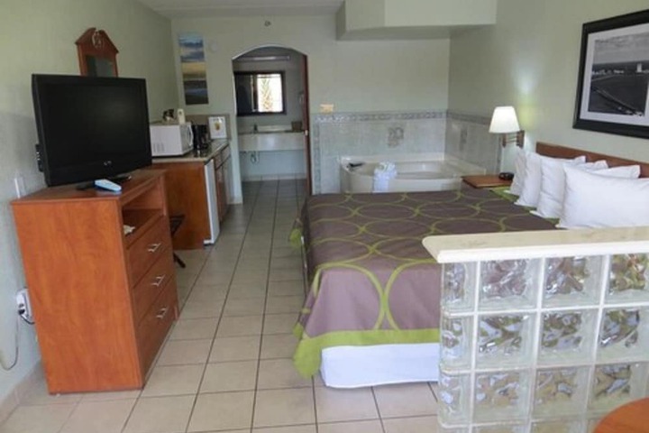 Room 25 of 26