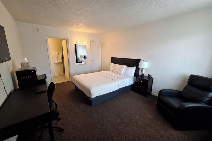 Leisure Lodge Motel