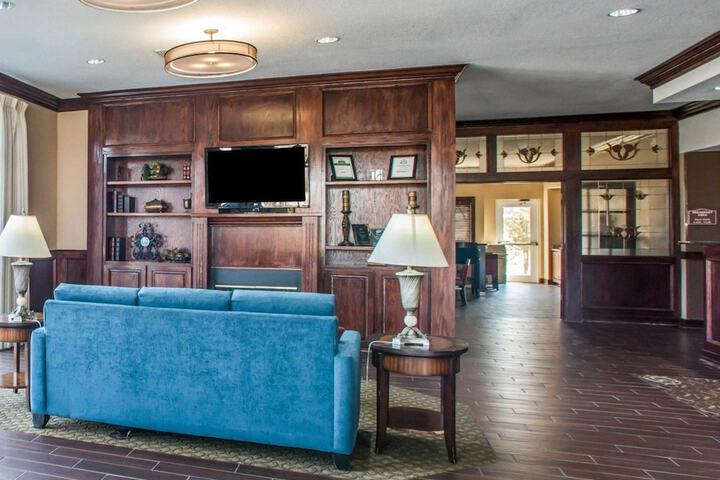 Hotel Interior 10 of 40