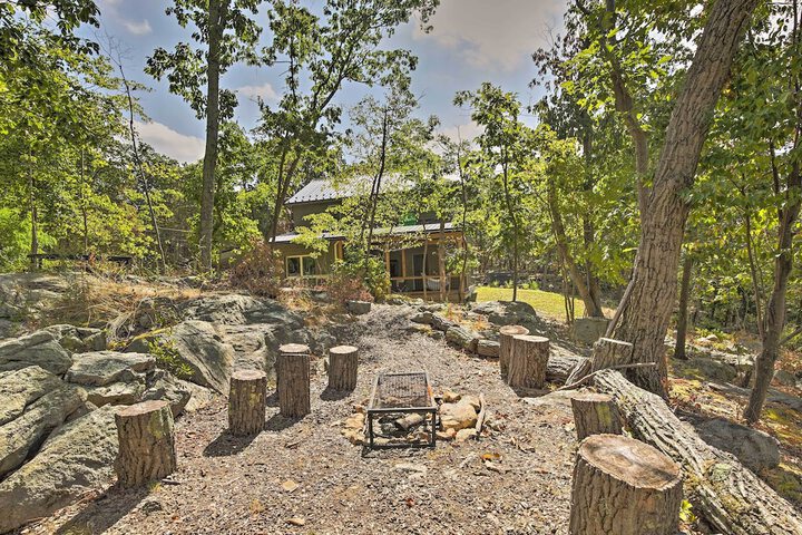 the Glabin: Garrison Gem w / Hot Tub & Fire Pit