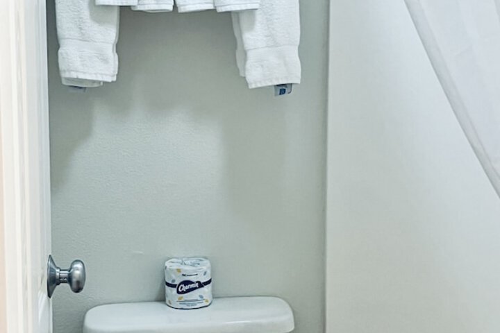 Room 25 of 84
