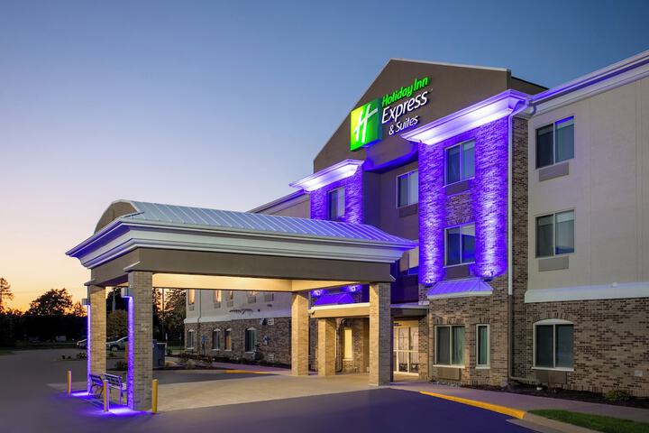 Holiday Inn Express Hotel & Suites Clinton by IHG