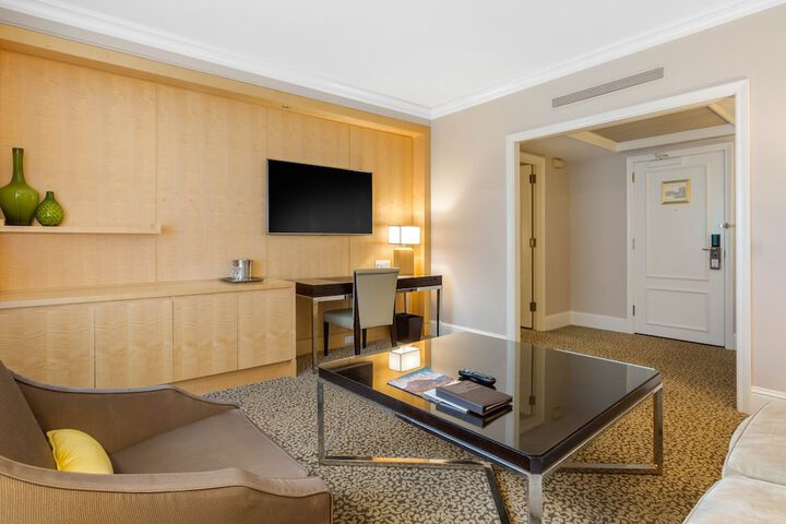 Room 52 of 125