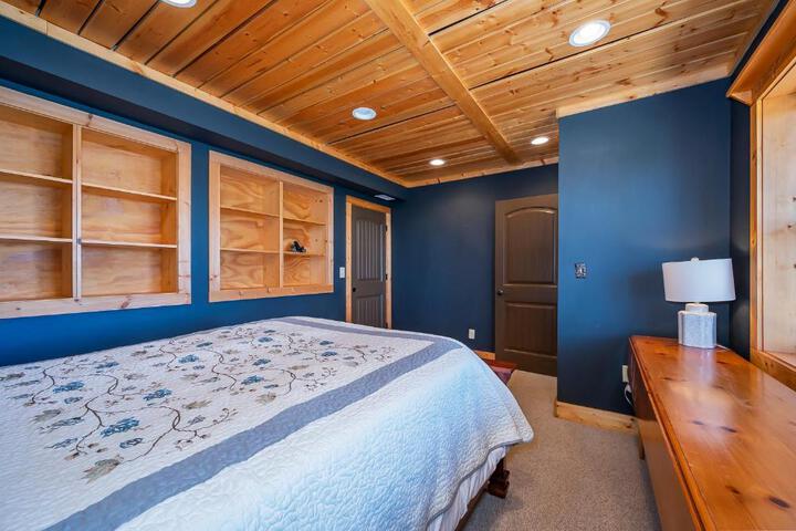 Scenic Mountain Comfort 4Br Family Getaway