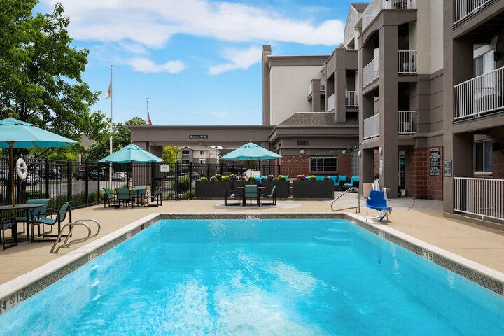 Pool 4 of 35