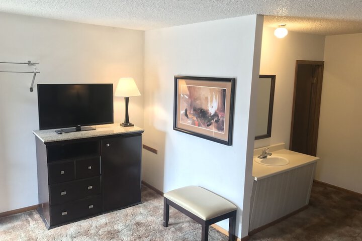 Room 33 of 41