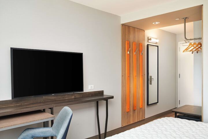 Room 12 of 30