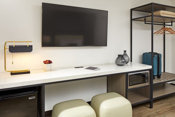Room 16 of 29