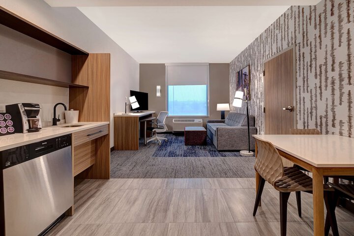 Room 43 of 93