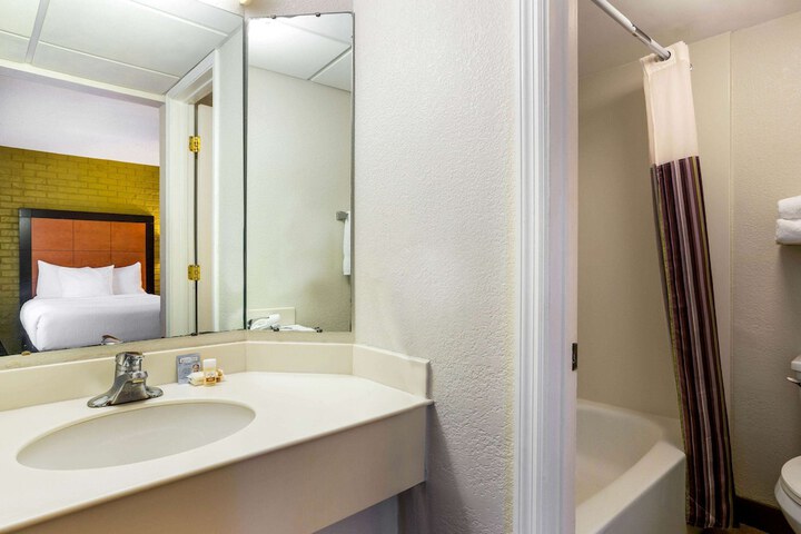 La Quinta Inn Tampa Airport Stadium Westshore