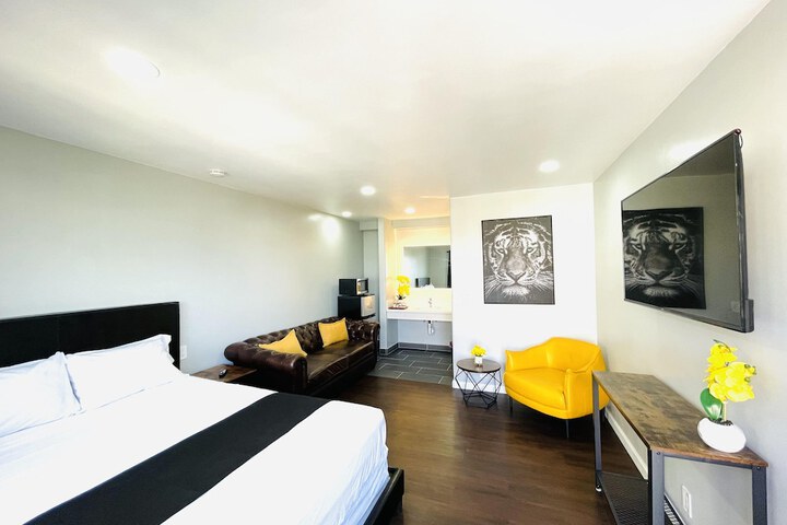 Room 43 of 58