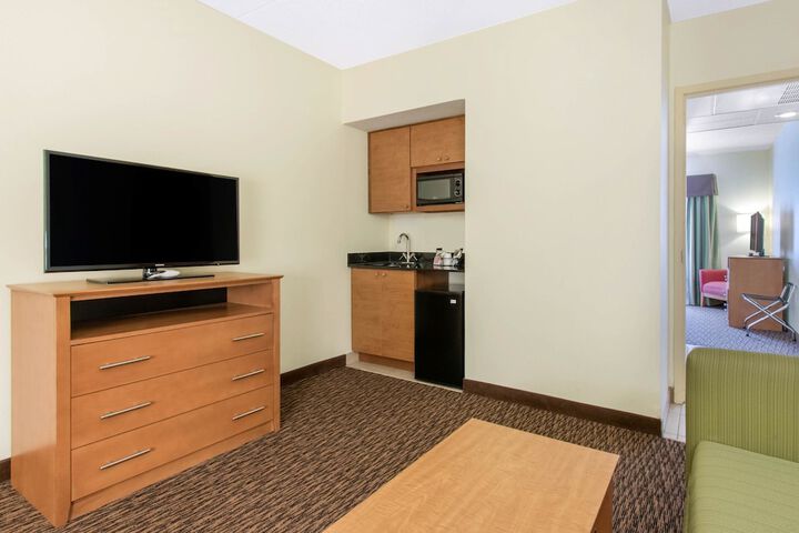 Room 7 of 36