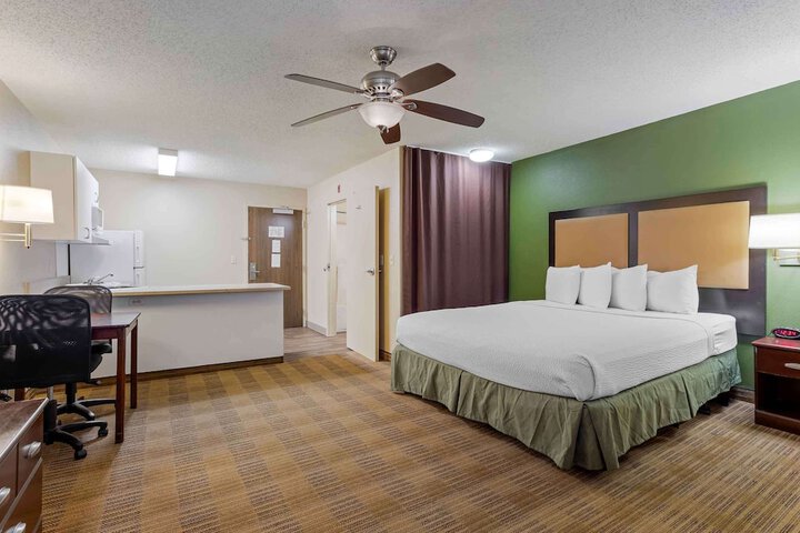 Room 11 of 24