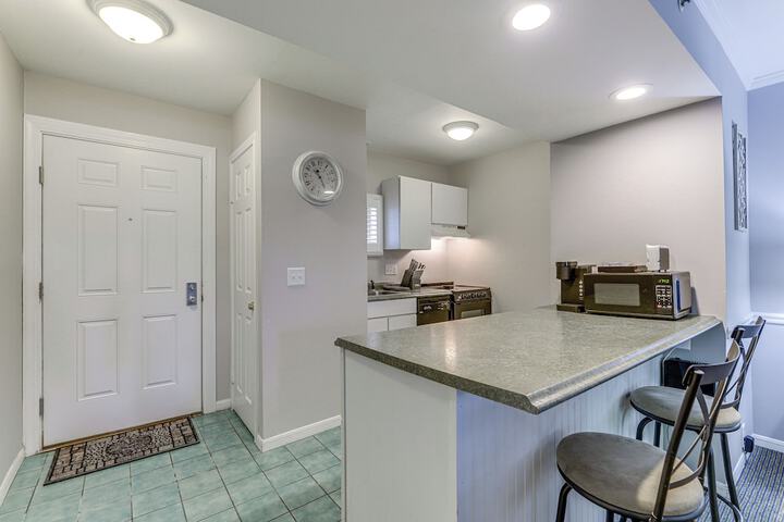 Norwich Vacation Rental w / Golf Course Views!