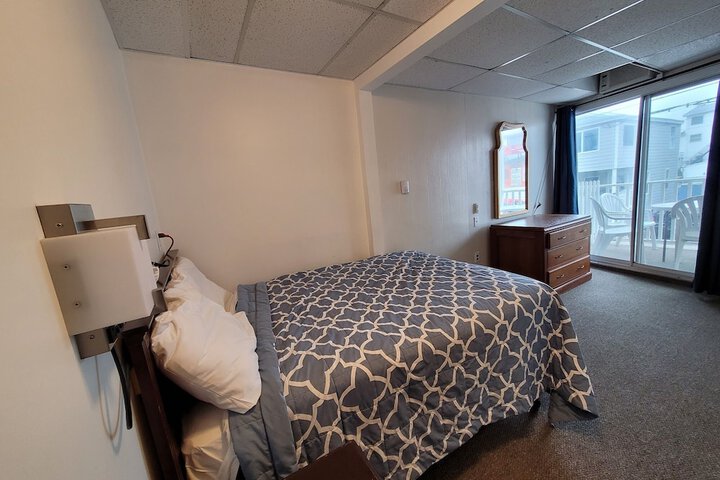 Room 16 of 34