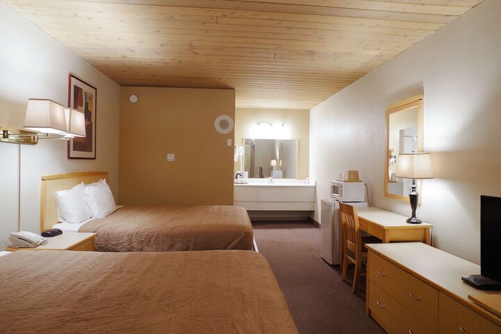 Room 9 of 42