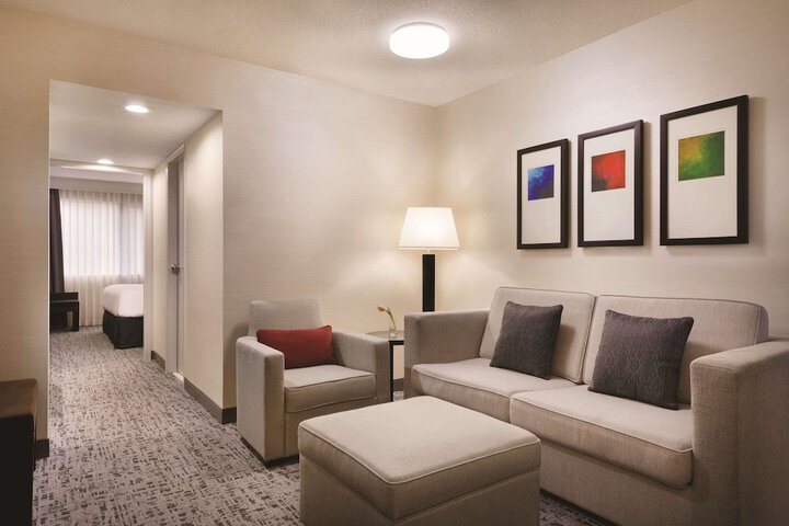 Room 16 of 38