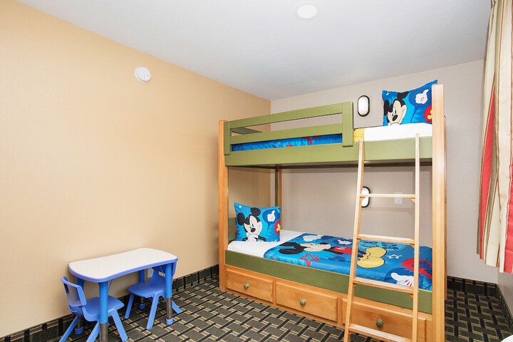 Room 18 of 42