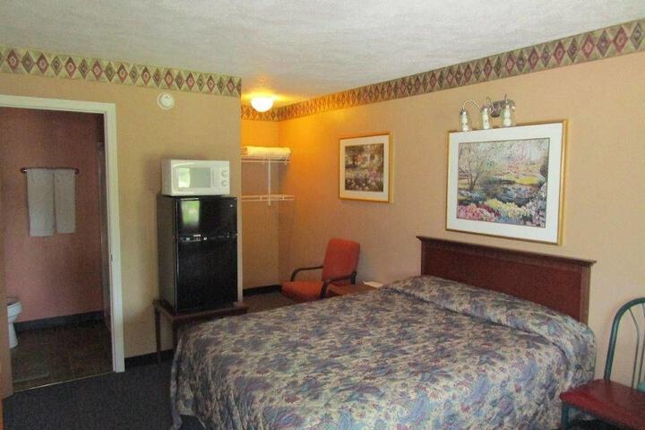 Room 9 of 12