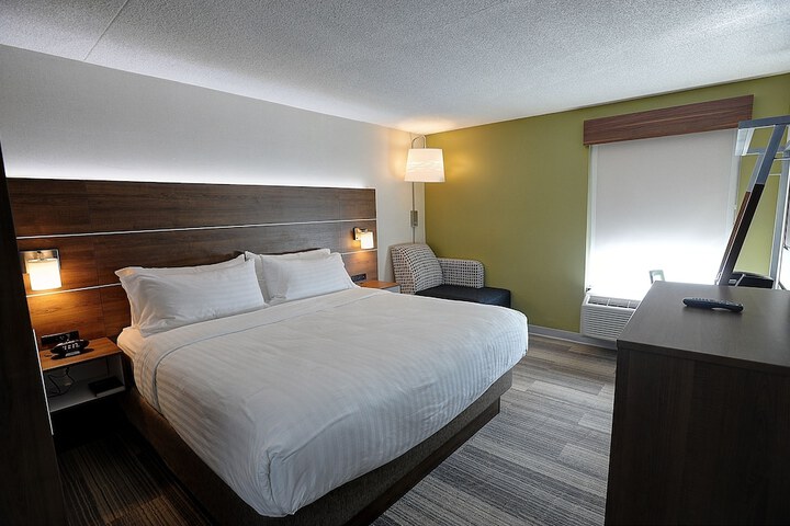 Room 17 of 29