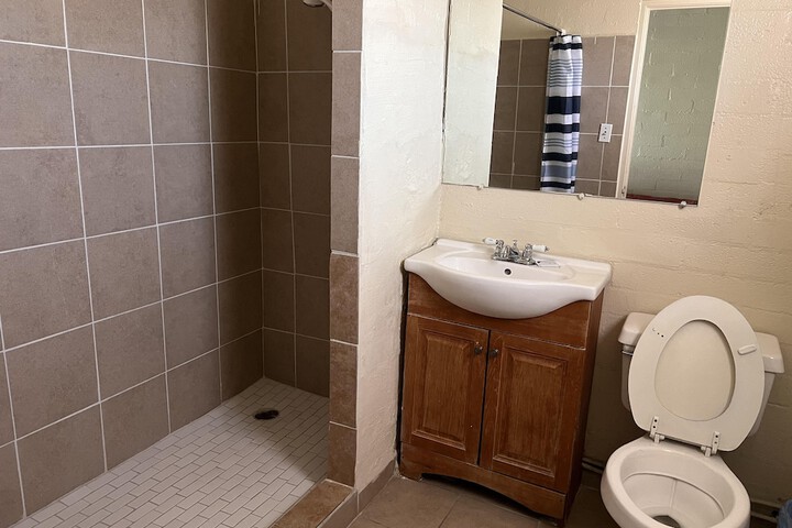 Room 5 of 16