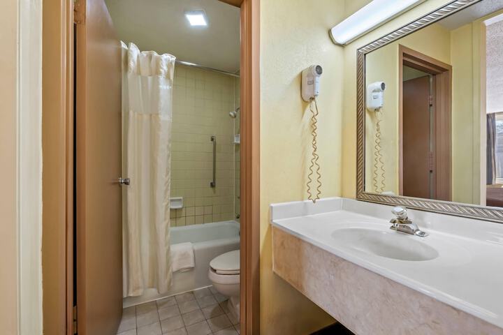 Rodeway Inn Monroe