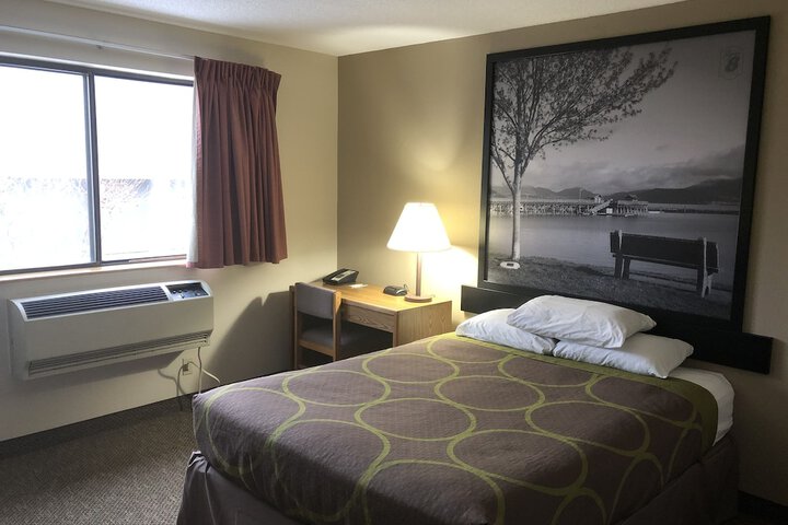 Room 33 of 35