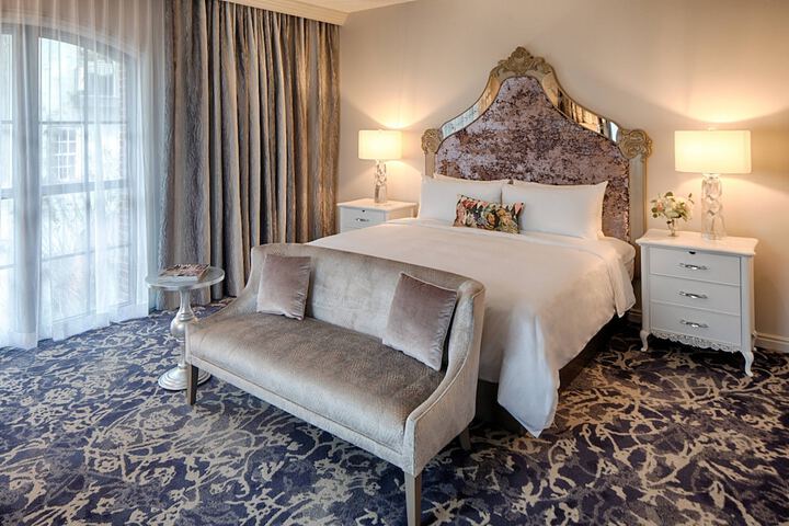 Room 43 of 172