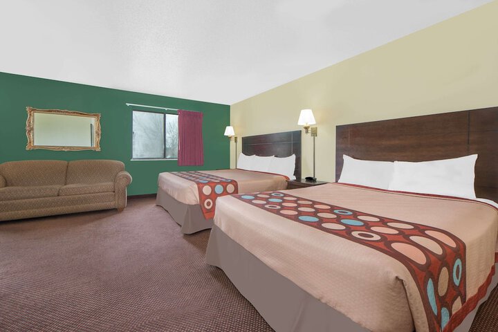 Room 13 of 20