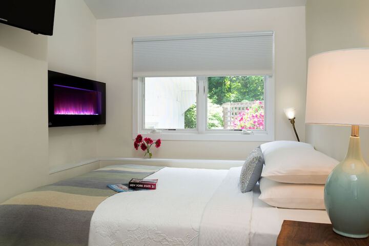 The Woodstock Inn on the Millstream