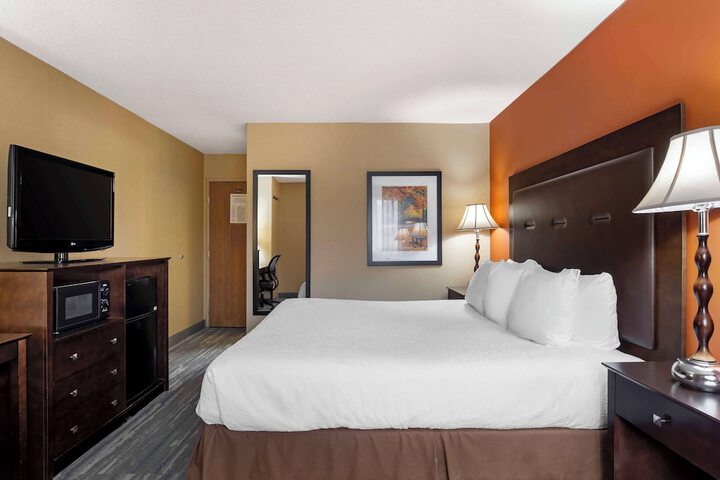 Room 14 of 48