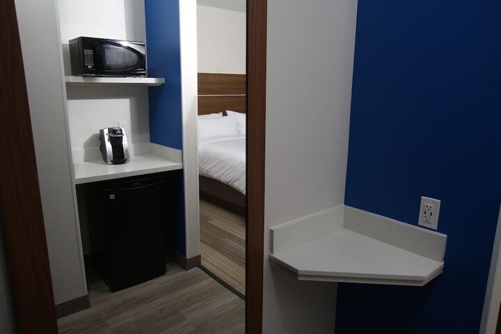 Room 12 of 51