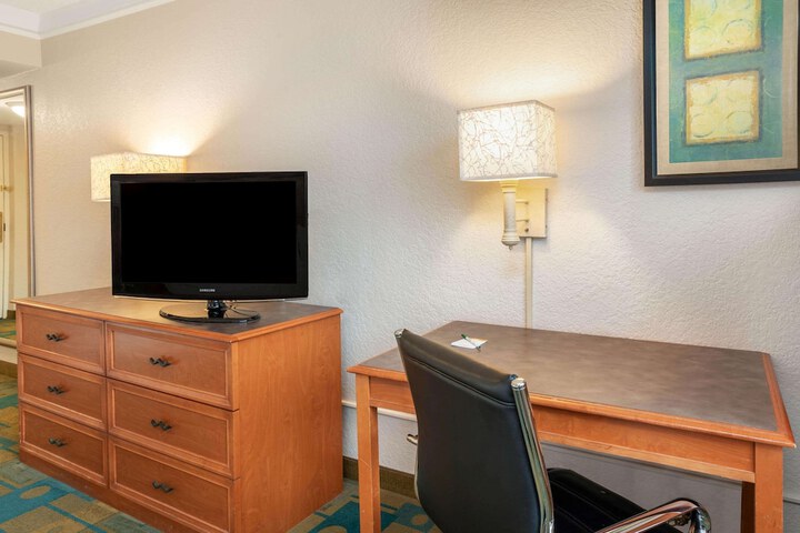Room 20 of 28