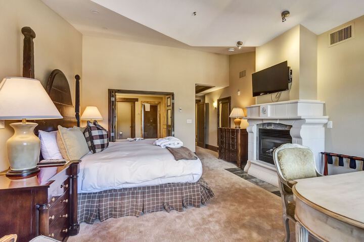 The Chateaux Deer Valley