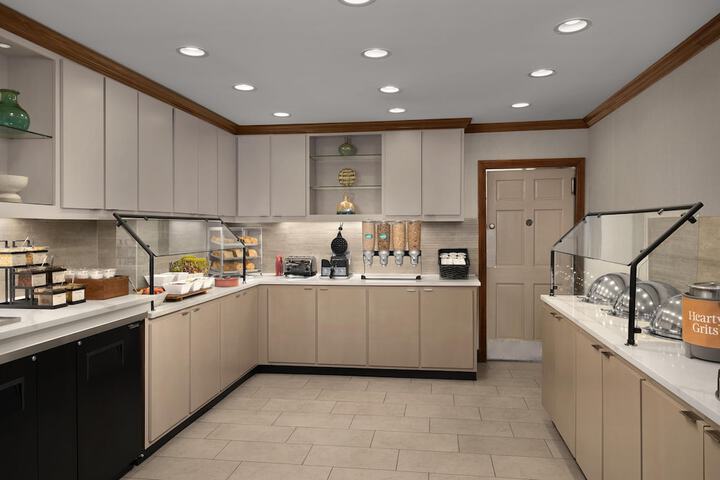 Homewood Suites by Hilton Raleigh / Cary