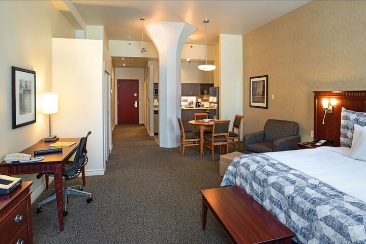Le Square Phillips Hotel & Suites