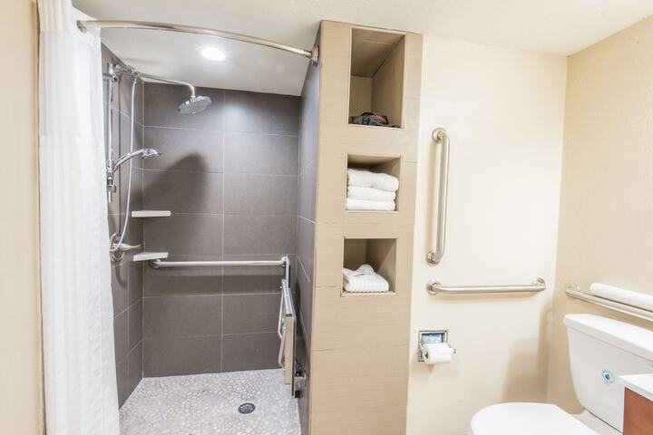 Room 44 of 75