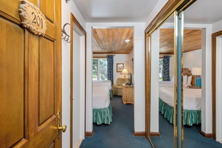 Room 10 of 68