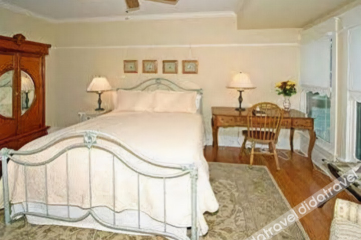Barrington House Bed & Breakfast
