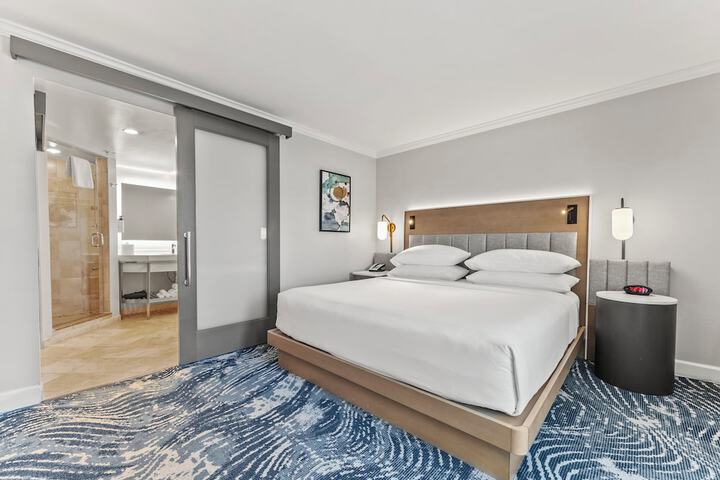 Room 45 of 103