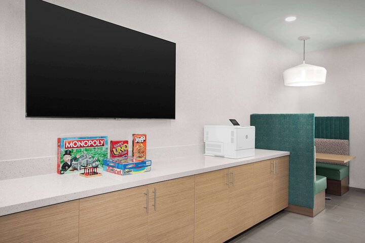 Hotel Interior 11 of 32