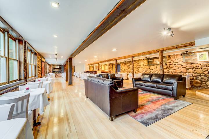 The Green Mountain Falls Lodge