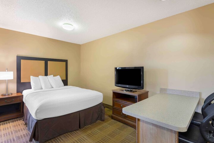 Room 20 of 33