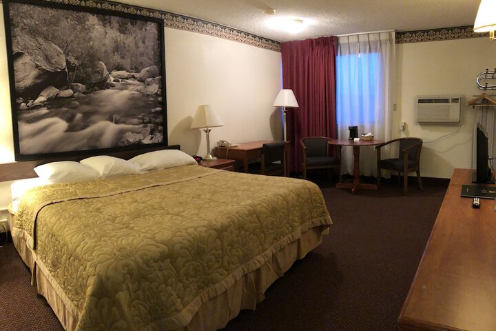 Super 8 by Wyndham Laramie
