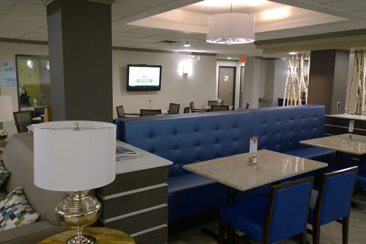 Holiday Inn Express Fayetteville- Univ of AR Area by IHG