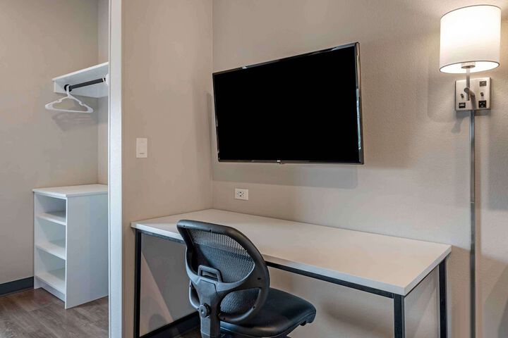 Room 13 of 35