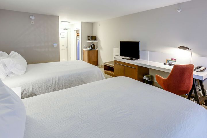 Room 17 of 46